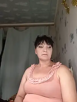 Snapshot of Milashkaqw chatting on 03.25.26 Milashkaqw online show from 03.25.26