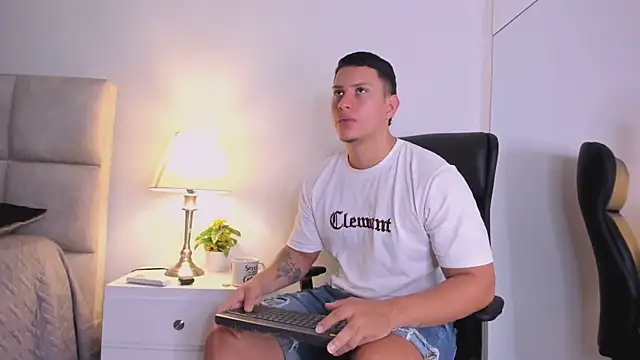 Chriss Diamond online show from 07.08.26