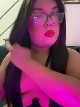 Snapshot of NicoleBBigAss chatting on 05.10.26 NicoleBBigAss online show from 05.10.26