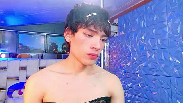 IsaacNovaa online show from 04.30.26