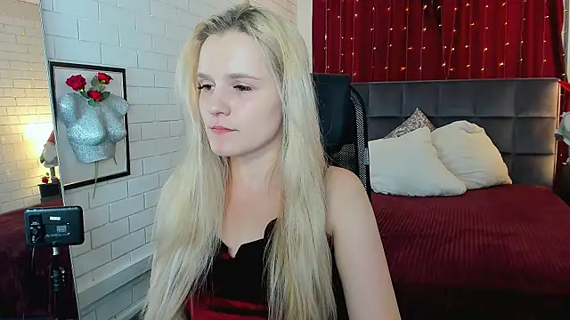 Snapshot of SherriButlers chatting on 07.15.26 SherriButlers online show from 07.15.26