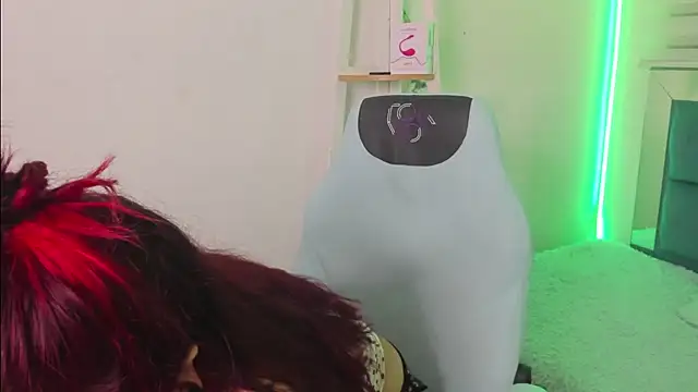 Sara Red X online show from 06.25.26