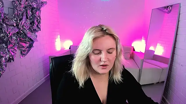 KathyBriggs online show from 06.25.26