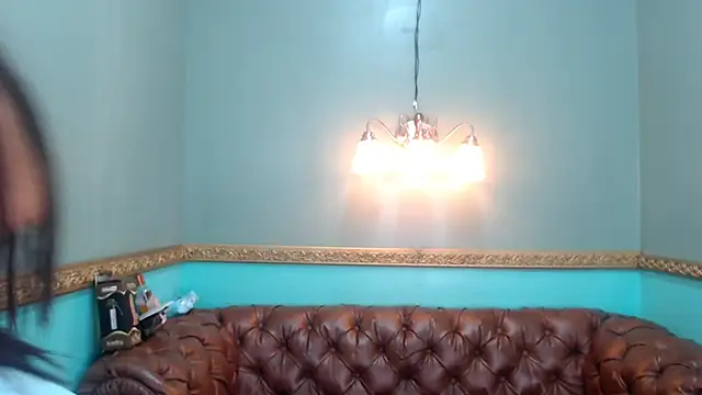 Julia Bliss online show from 04.30.26