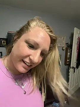 Snapshot of sweetkacibaby chatting on 05.15.26 sweetkacibaby online show from 05.15.26