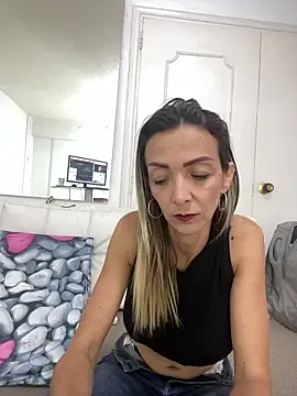 AlanaBrunetteX X online show from 05.12.26