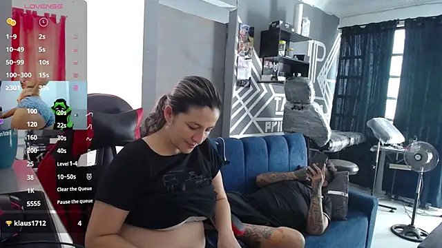 Snapshot of allison_maxtattoo_ chatting on 06.23.26 allison maxtattoo online show from 06.23.26