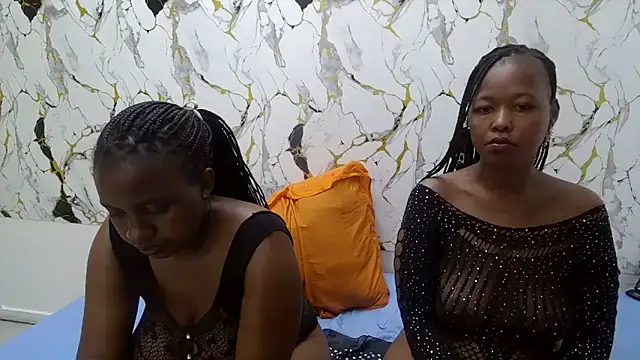 CurvyNoirx6 online show from 05.10.26