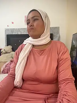 Snapshot of Marian_fadel chatting on 05.26.26 Marian fadel online show from 05.26.26