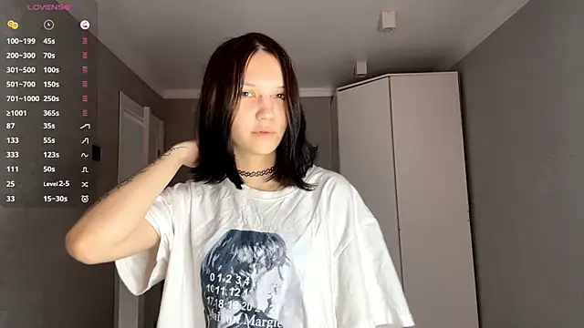 AmeliaMiotii online show from 04.25.26