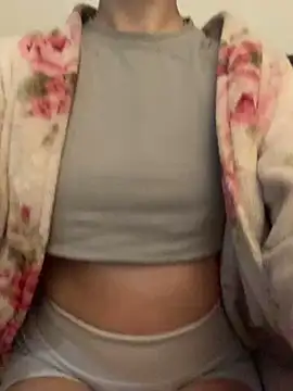 Snapshot of Branquinha_rose chatting on 06.04.26 Branquinha rose online show from 06.04.26