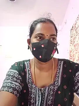 Snapshot of tamilratchasii chatting on 06.18.26 tamilratchasii online show from 06.18.26