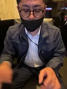 Snapshot of RYUICHI_1919 chatting on 05.11.26 RYUICHI 1919 online show from 05.11.26