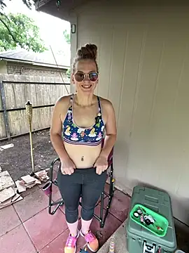 RoxyRedXO12 online show from 04.22.26