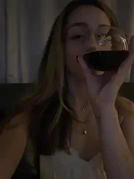 Snapshot of CamilaaLove chatting on 03.28.26 CamilaaLove online show from 03.28.26