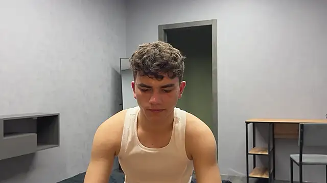 MaxWoolf online show from 05.12.26