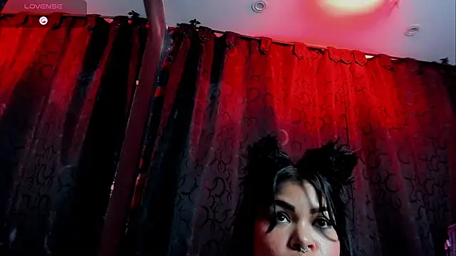 Annaleah  online show from 04.21.26