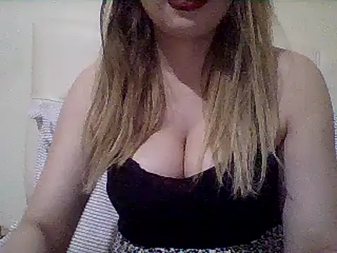 Snapshot of busex25 chatting on 05.17.26 busex25 online show from 05.17.26