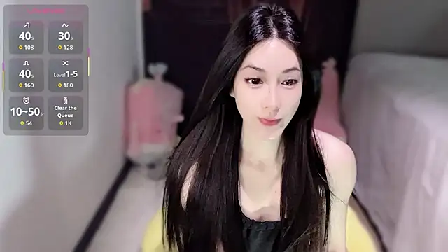Snapshot of LILI7-LI chatting on 04.25.26 LILI7-LI online show from 04.25.26