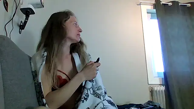 BlondeXtar online show from 04.24.26