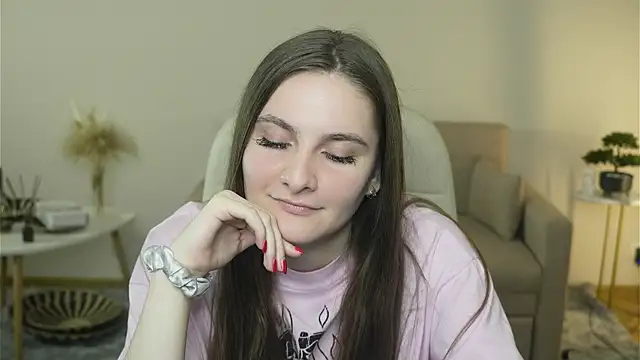 GwennElena online show from 03.31.26