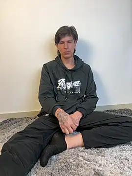 Omeo Ryan online show from 03.31.26