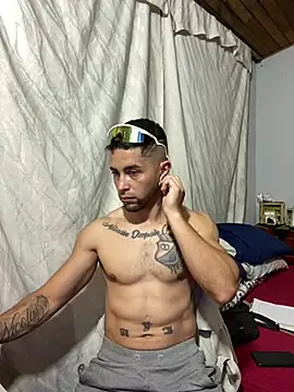 Snapshot of Sexmuscle17 chatting on 07.09.26 Sexmuscle17 online show from 07.09.26