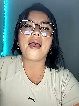 Snapshot of Ivory_Glow chatting on 07.17.26 Ivory Glow online show from 07.17.26