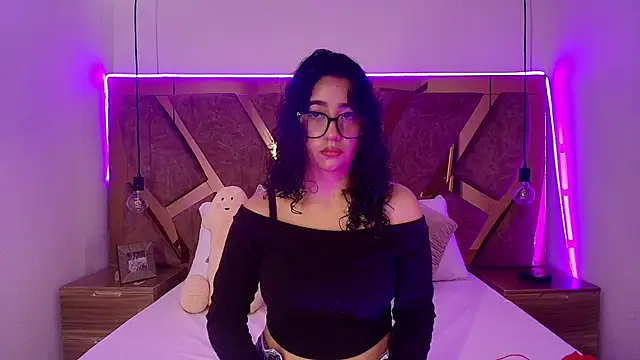 bella swwan  online show from 06.09.26