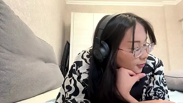 Feylinmay online show from 04.17.26