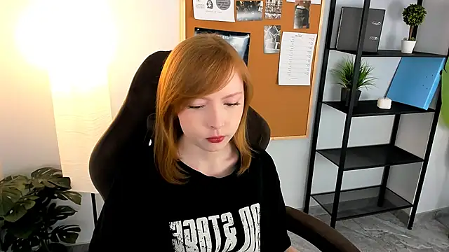 CherryCrushLove online show from 04.28.26