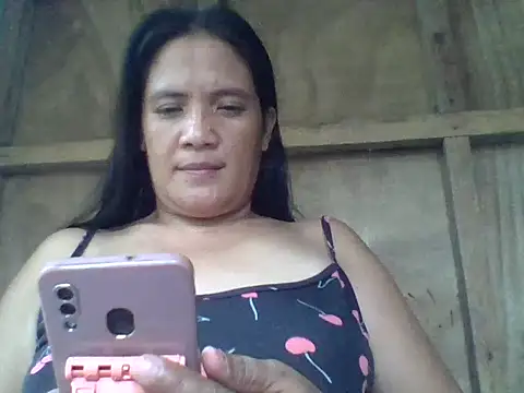 Snapshot of PinayZaira chatting on 06.02.26 PinayZaira online show from 06.02.26