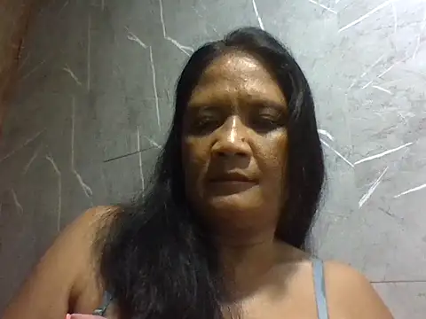 Snapshot of PinayZaira chatting on 06.08.26 PinayZaira online show from 06.08.26
