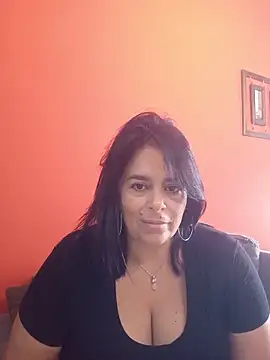 Snapshot of lucianamorocha chatting on 05.20.26 lucianamorocha online show from 05.20.26