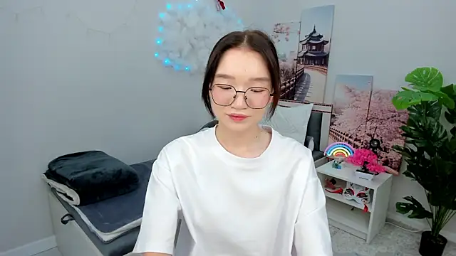 Snapshot of syuri_sun chatting on 06.11.26 syuri sun online show from 06.11.26