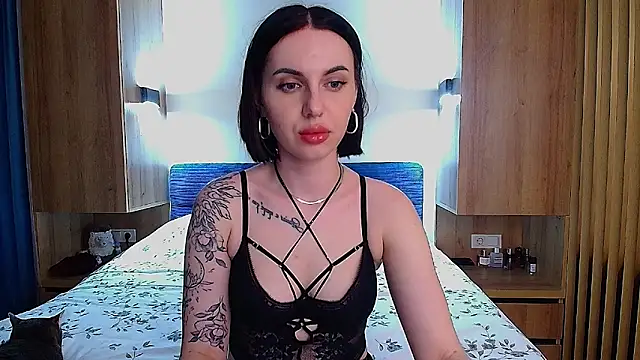 Sour Berry  online show from 05.12.26