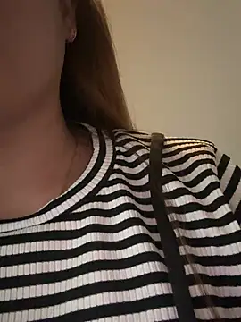 Snapshot of Lina-Naughty chatting on 04.09.26 Lina-Naughty online show from 04.09.26