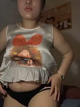 Snapshot of Lina-Naughty chatting on 05.21.26 Lina-Naughty online show from 05.21.26