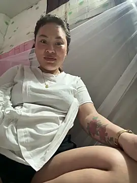 Snapshot of Lina-Naughty chatting on 05.26.26 Lina-Naughty online show from 05.26.26