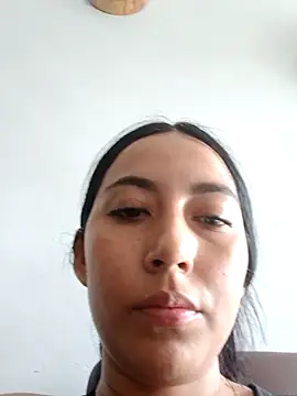 Ann Houston online show from 05.05.26