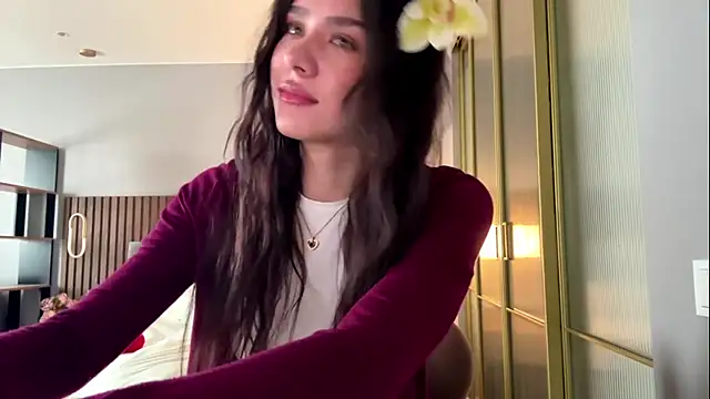 MinnaWatwood online show from 04.13.26