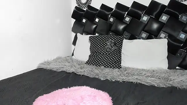 Hannaa Evans online show from 04.23.26