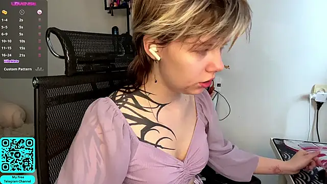 MadalynNosel online show from 04.21.26