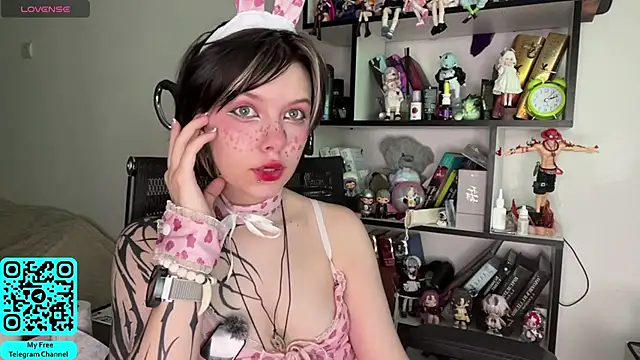 MadalynNosel online show from 06.17.26