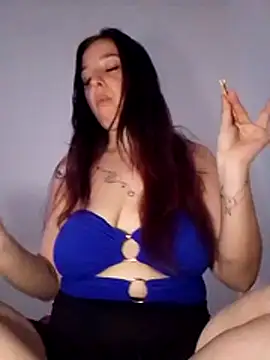 EmmaWillow online show from 04.20.26