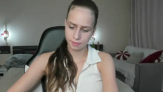 Snapshot of LoveBettie chatting on 07.07.26 LoveBettie online show from 07.07.26