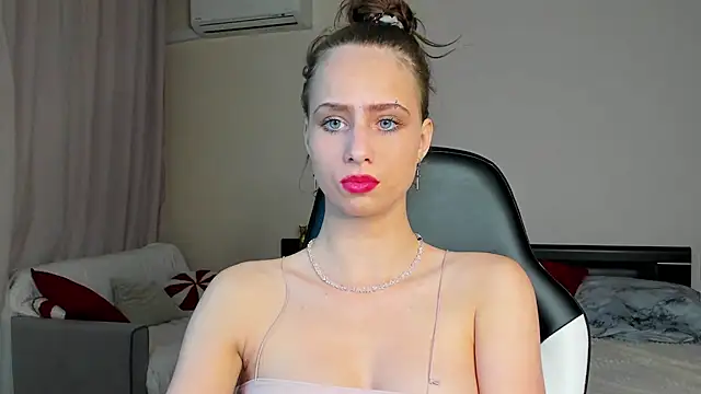 Snapshot of LoveBettie chatting on 07.10.26 LoveBettie online show from 07.10.26