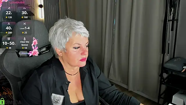 Snapshot of Linda_Zef1r chatting on 05.07.26 Linda Zef1r online show from 05.07.26