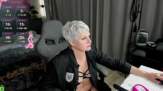 Snapshot of Linda_Zef1r chatting on 05.22.26 Linda Zef1r online show from 05.22.26