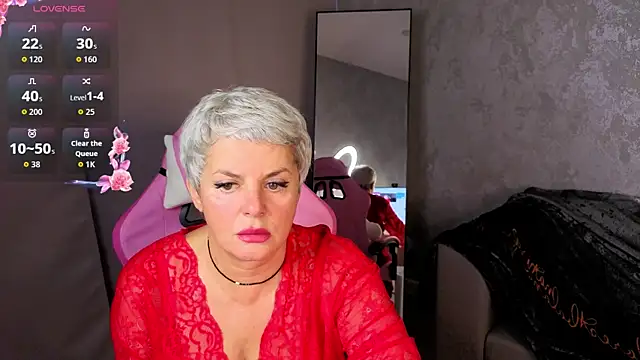 Snapshot of Linda_Zef1r chatting on 05.28.26 Linda Zef1r online show from 05.28.26